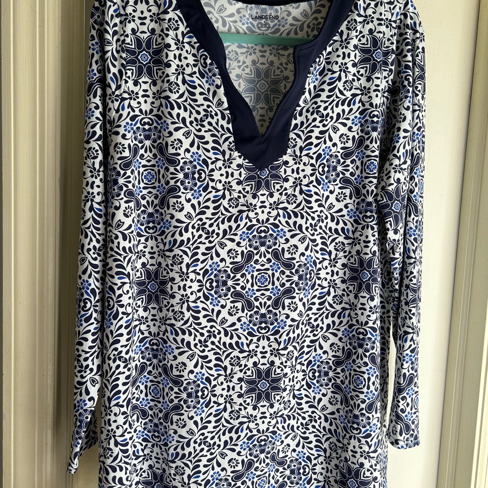 Lands' End Blue and White Floral Long Sleeve Top/Cover Up/Rash Guard